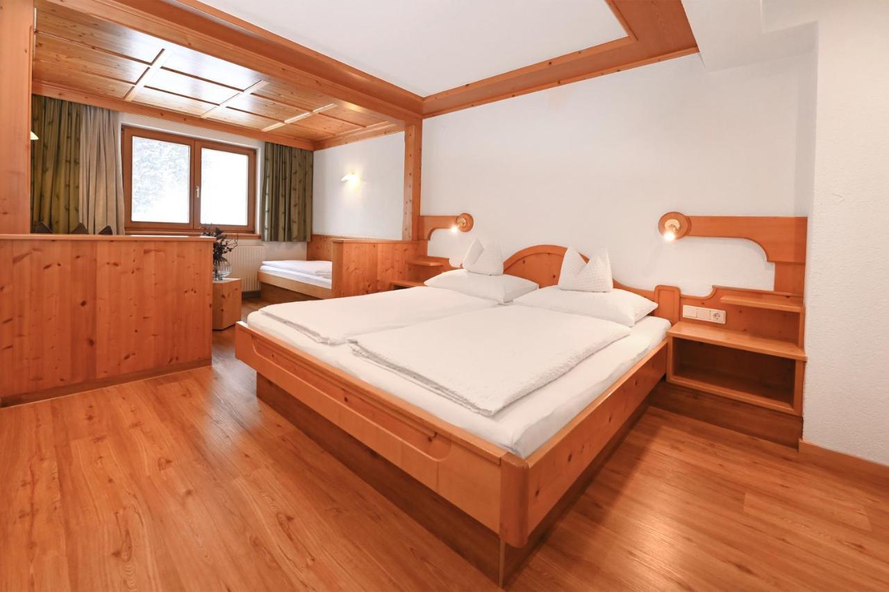 Apart Alpenpension Maderer Gaschurn Exterior foto